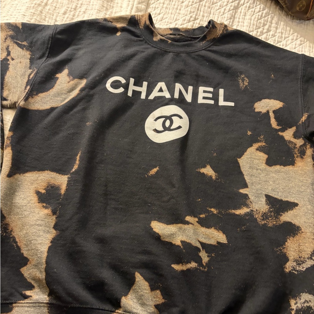 Stylish logo sweatshirt